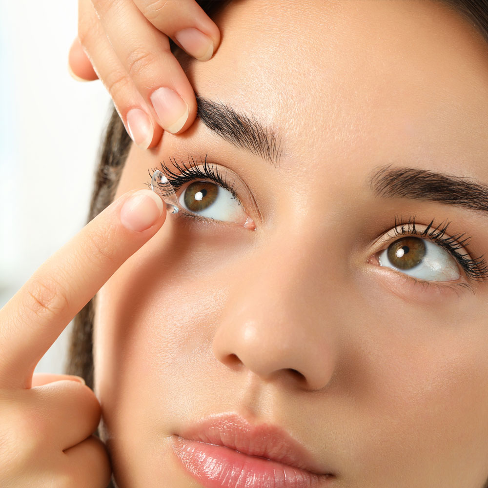 Contact lenses in Mentor